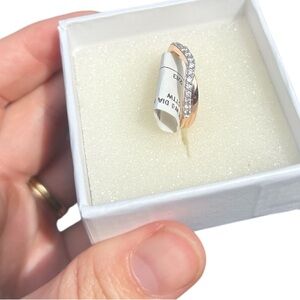 Beautiful gold ring